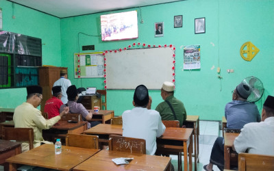 GTK MTsN 3 Mojokerto Ikuti Peringatan Maulid Nabi Muhammad SAW yang Diselenggarakan Dirjen Bimas Islam