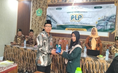 MTsN 3 Mojokerto Lepas Mahasiswa PLP Universitas KH. Abdul Chalim Pacet Mojokerto