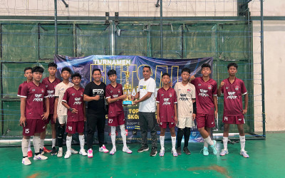 Luar Biasa, Tim Futsal MTsN 3 Mojokerto Sukses Boyong Trofi Juara 1 Jawa Timur