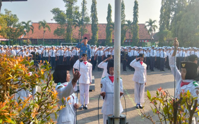 MTsN 3 Mojokerto Gelar Upacara HUT ke-80 Kemerdekaan RI